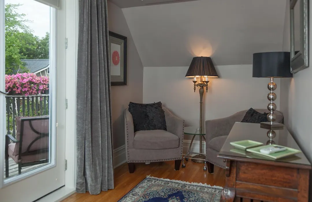 Avery House B&B-1