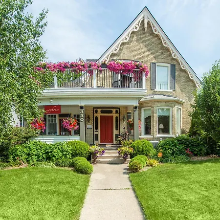 Avery House B&B-3